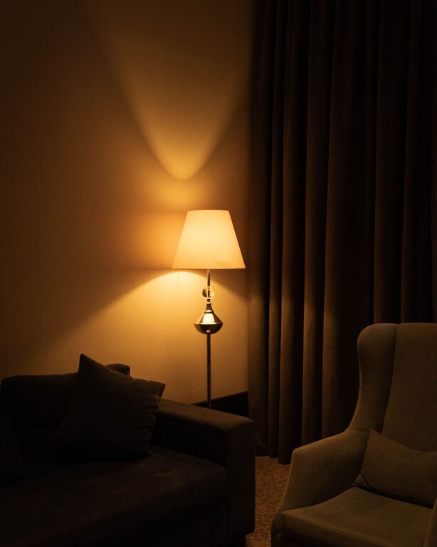 Affordable Tips for Creating a Cozy and Inviting Living Room